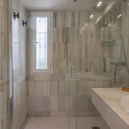 아파트 Marvellous 3 Bedroom Flat With Pool And Terrace