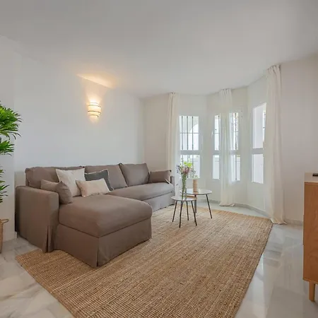 דירה Marvellous 3 Bedroom Flat With Pool And Terrace מארבלה
