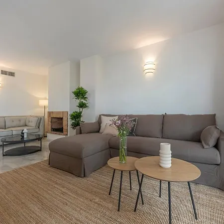 Appartement Marvellous 3 Bedroom Flat With Pool And Terrace *