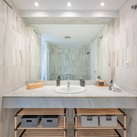 Marvellous 3 Bedroom Flat With Pool And Terrace מארבלה