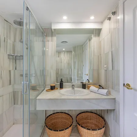 Marvellous 3 Bedroom Flat With Pool And Terrace דירה *