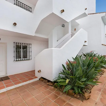 Marvellous 3 Bedroom Flat With Pool And Terrace