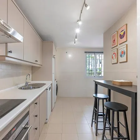 Marvellous 3 Bedroom Flat With Pool And Terrace *