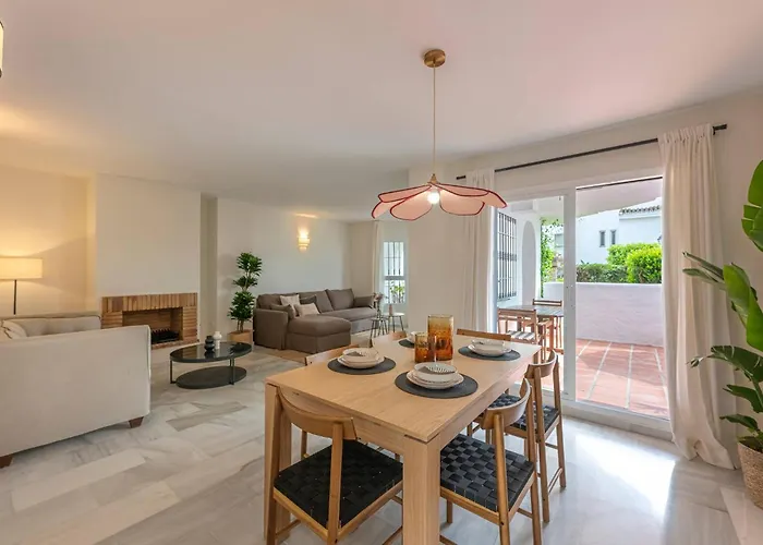 Marvellous 3 Bedroom Flat With Pool And Terrace マルベーリャ