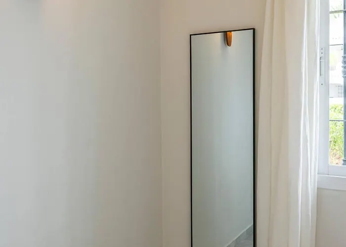 アパート Marvellous 3 Bedroom Flat With Pool And Terrace マルベーリャ