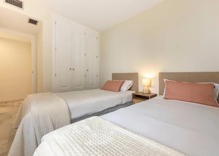 Marvellous 3 Bedroom Flat With Pool And Terrace アパート マルベーリャ