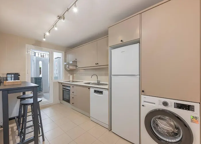 Marvellous 3 Bedroom Flat With Pool And Terrace アパート