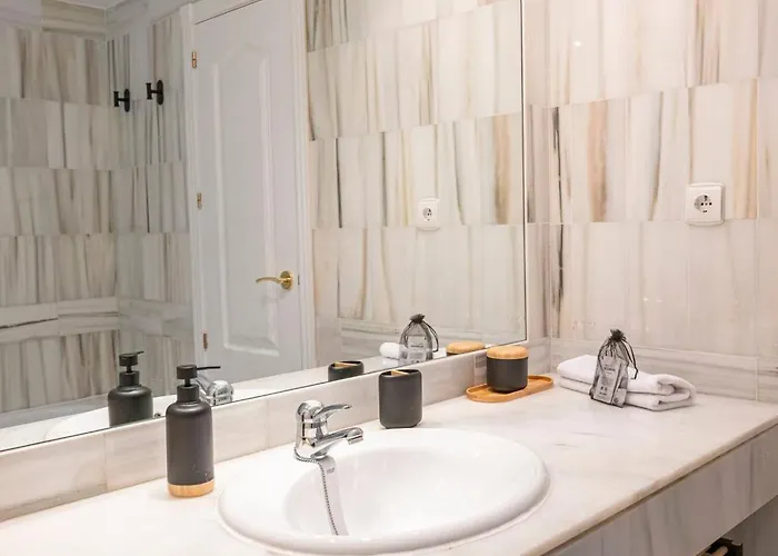 Marvellous 3 Bedroom Flat With Pool And Terrace *