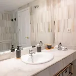 Marvellous 3 Bedroom Flat With Pool And Terrace *