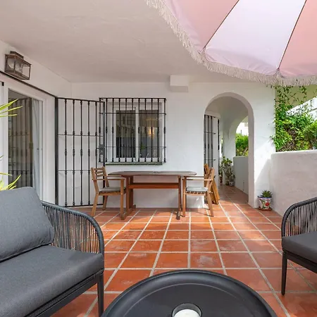 Apartment Marvellous 3 Bedroom Flat With Pool And Terrace