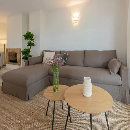 Marvellous 3 Bedroom Flat With Pool And Terrace Апартаменты