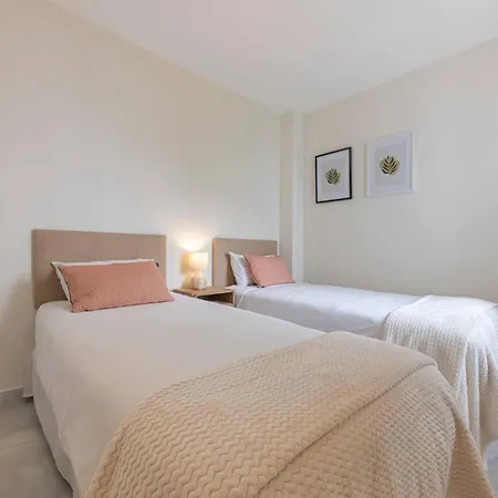 Marvellous 3 Bedroom Flat With Pool And Terrace Marbella