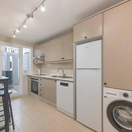 Marvellous 3 Bedroom Flat With Pool And Terrace Апартаменты