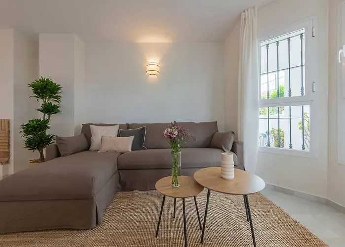 Marvellous 3 Bedroom Flat With Pool And Terrace *