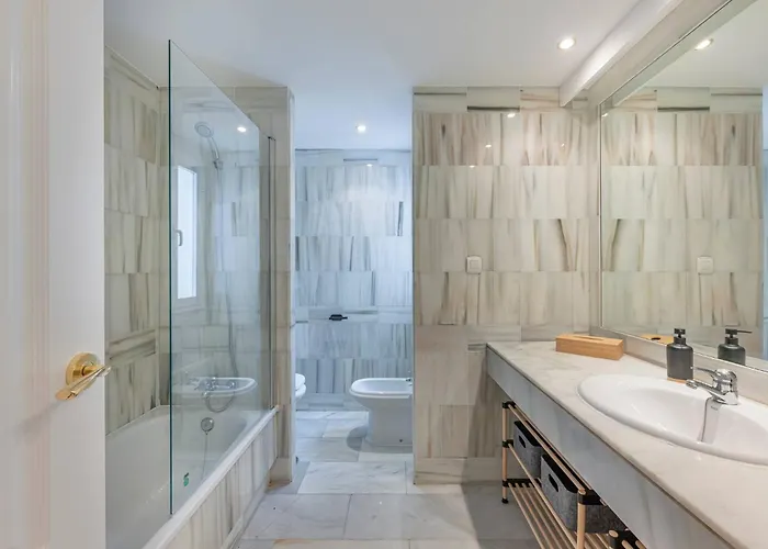 Marvellous 3 Bedroom Flat With Pool And Terrace Marbella