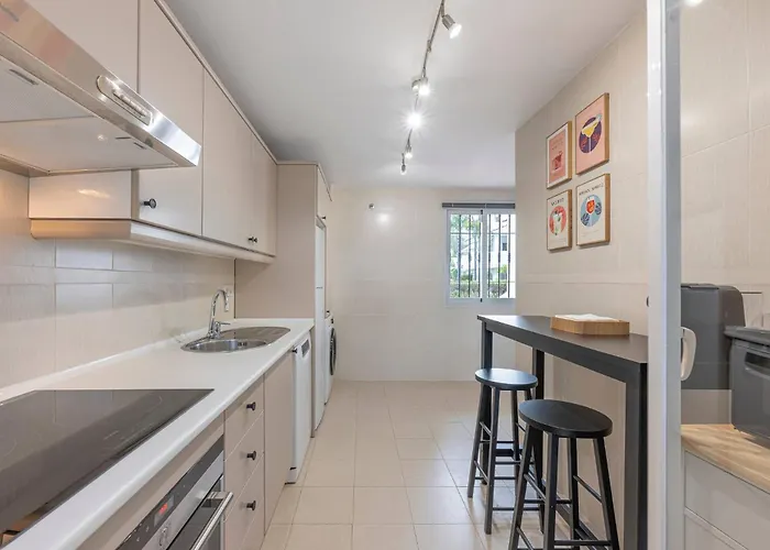 Marvellous 3 Bedroom Flat With Pool And Terrace *